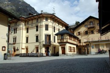Angoli e Scorci di Gressoney Saint Jean - Piazza Obre