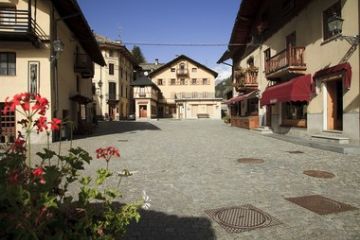 Angoli e Scorci di Gressoney Saint Jean - Piazzetta centro