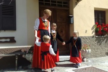 Costumi e Folklore - Costumi Walser