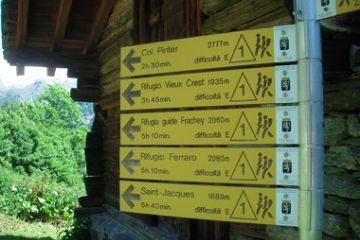 Rifugio Alpenzu - Cartellonistica sentieri